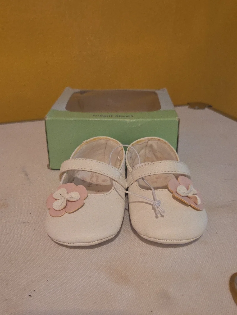 NWT Baby Girls Cream Mary Jane Shoes with Pink Flower Accent